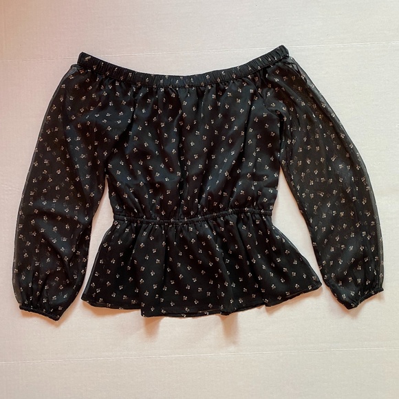 Abercrombie off the shoulder top size XS - Picture 2 of 3